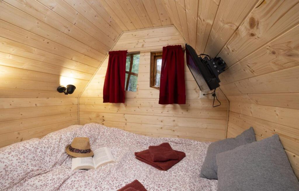 Camping Ushuaia Villages Au Bois Joli Andryes Buitenkant foto