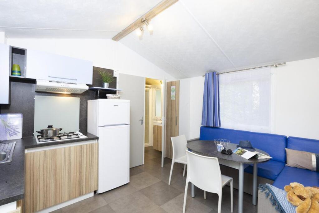 Camping Ushuaia Villages Au Bois Joli Andryes Buitenkant foto