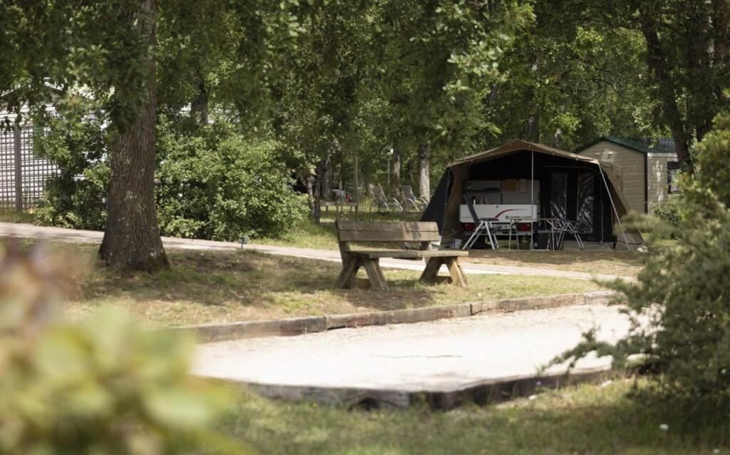 Camping Ushuaia Villages Au Bois Joli Andryes Buitenkant foto