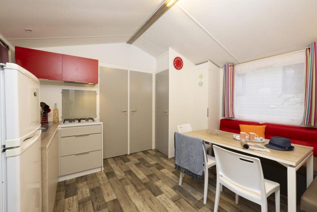 Camping Ushuaia Villages Au Bois Joli Andryes Buitenkant foto